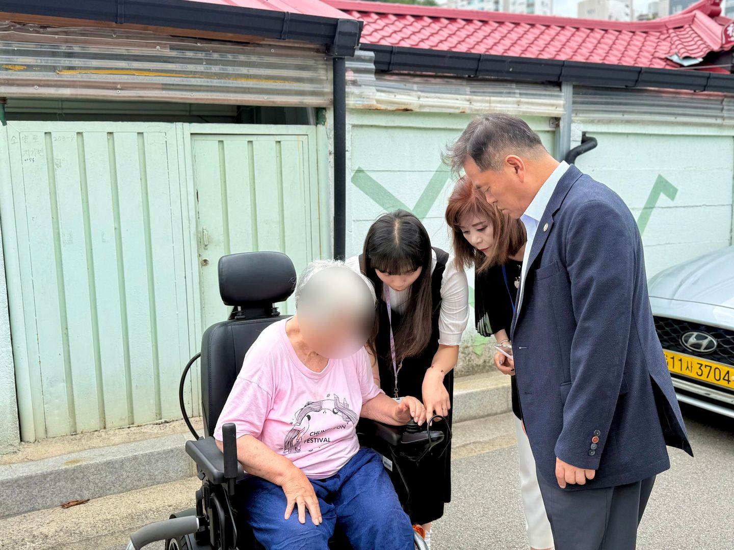 전동휠체어 전달(2).jpg
