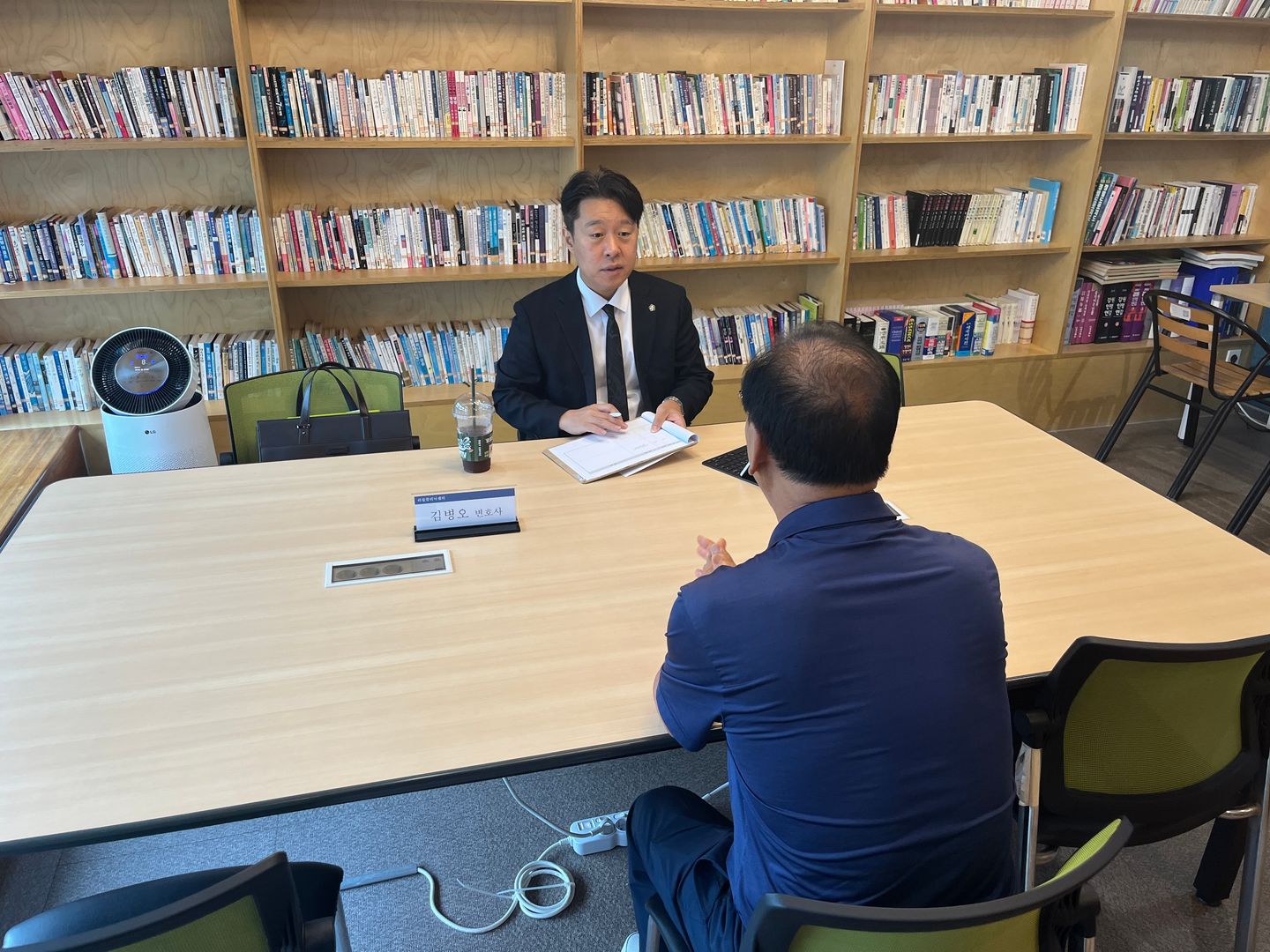 8. 28.(금) 법률상담 진행 사진 (10).jpg