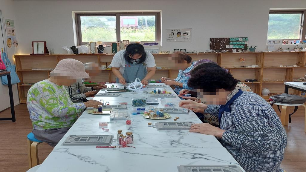 20240905_비즈 디자인하기.jpg