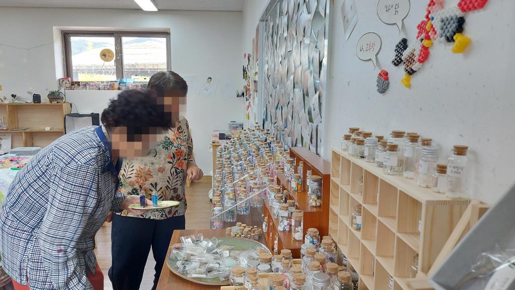 20240905_천연석 고르기.jpg