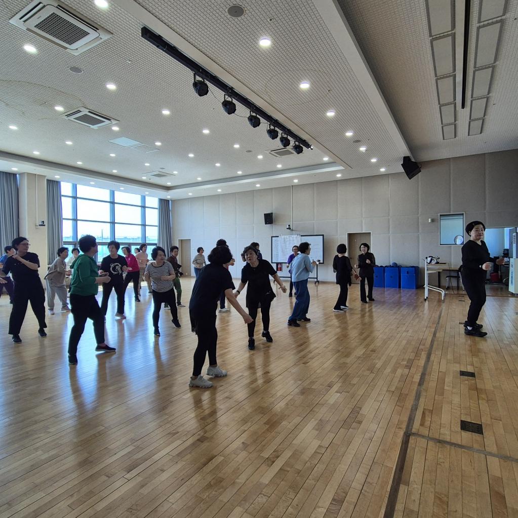 250428 7 예방체조 (5).jpg