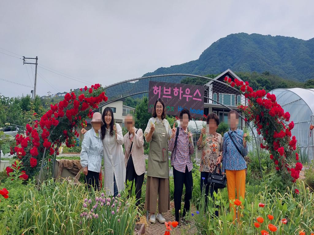 20240530_C집단 단체사진.jpg