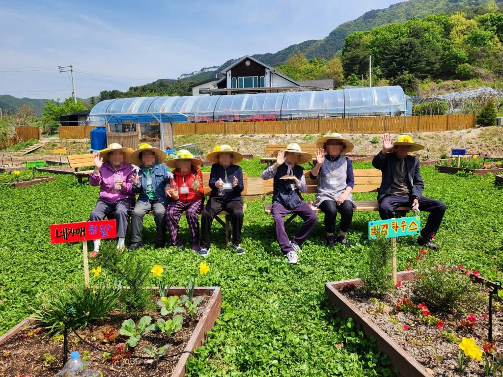20250430_단체.jpg