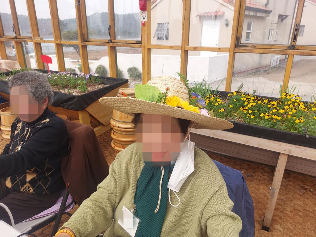 20250325_내 모자 어때요.jpg