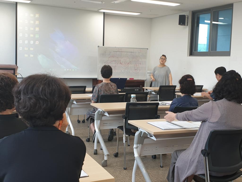 9. 4. 난타합창1.jpg