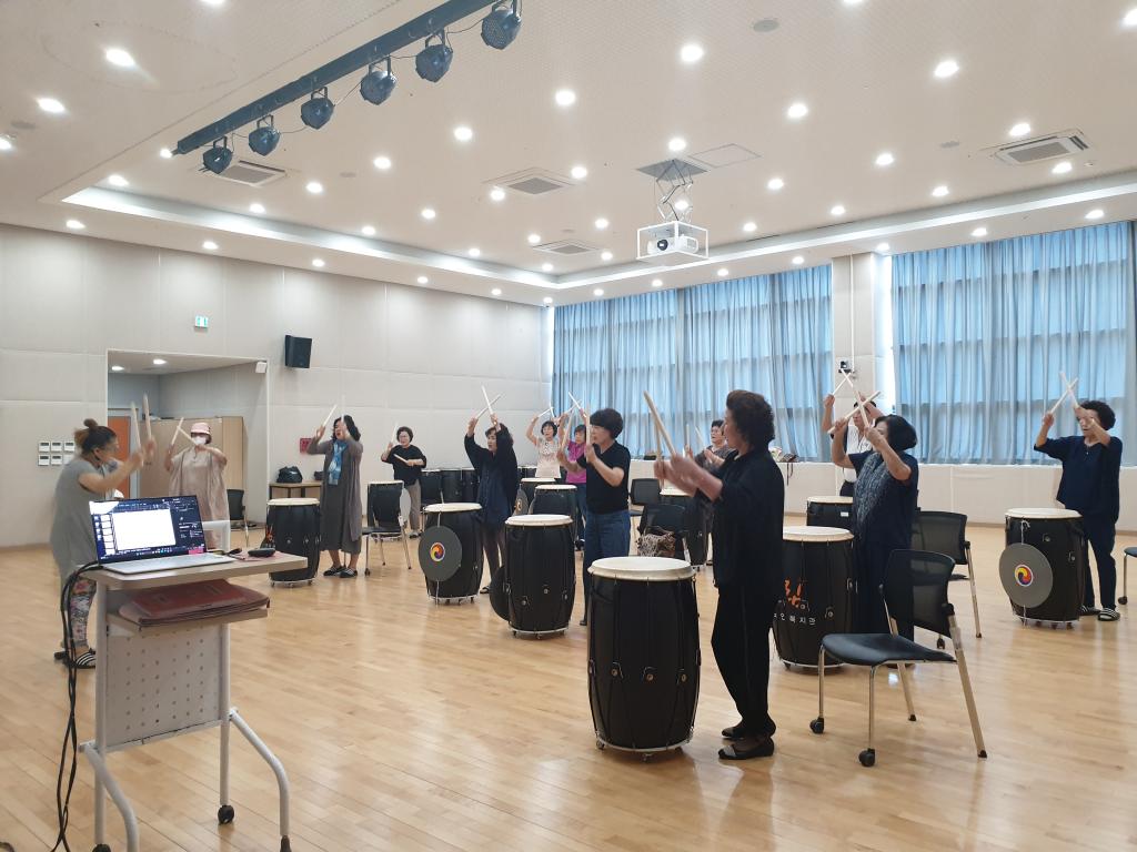 9. 4. 난타합창3.jpg