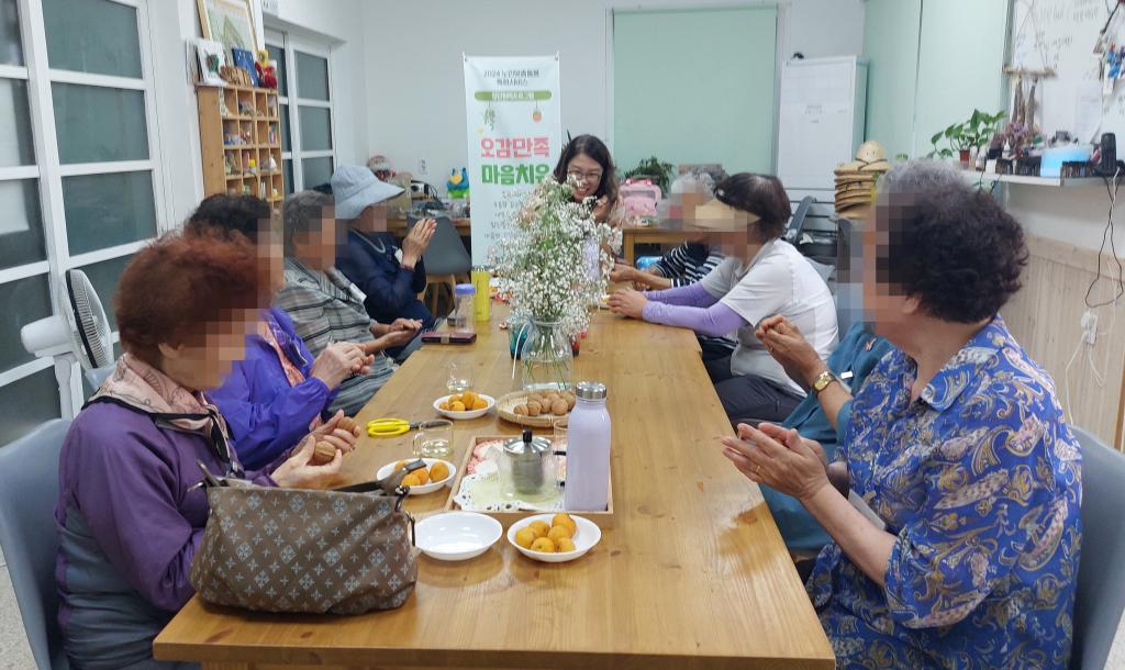 20240702_B집단 호두로 손운동.jpg