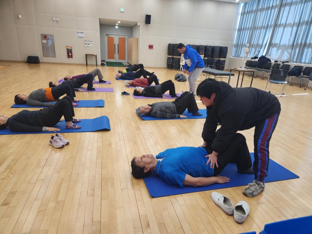240124 허리운동교실 1 (2).jpg