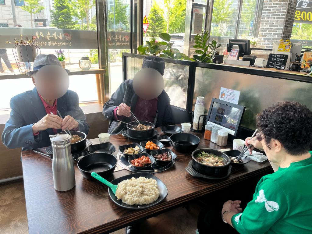 [위기및독거노인지원사업] 특별행사(생신지원) 4월 ~ 6월 진행