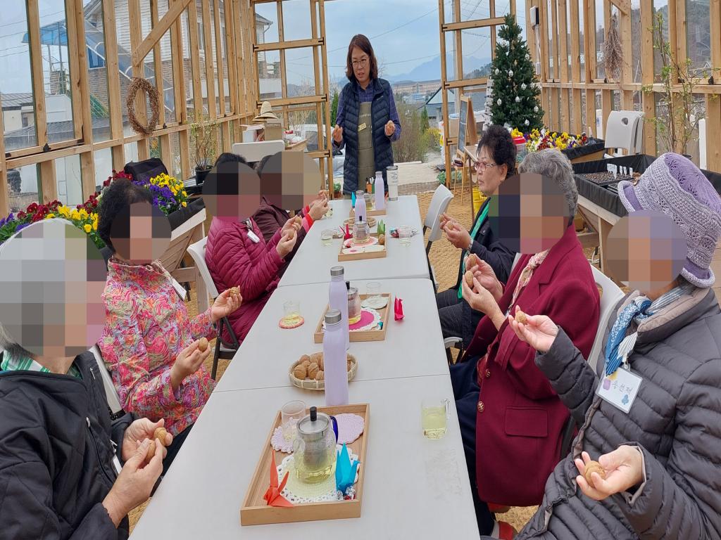 20240403_A집단 호두 손운동1.jpg