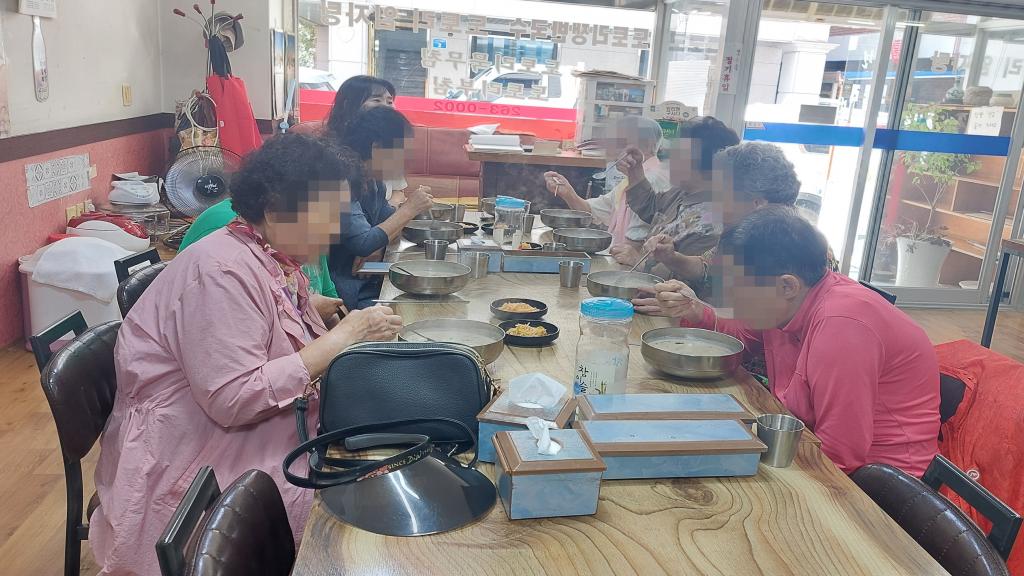 20240925_박물관 체험후 식사.jpg