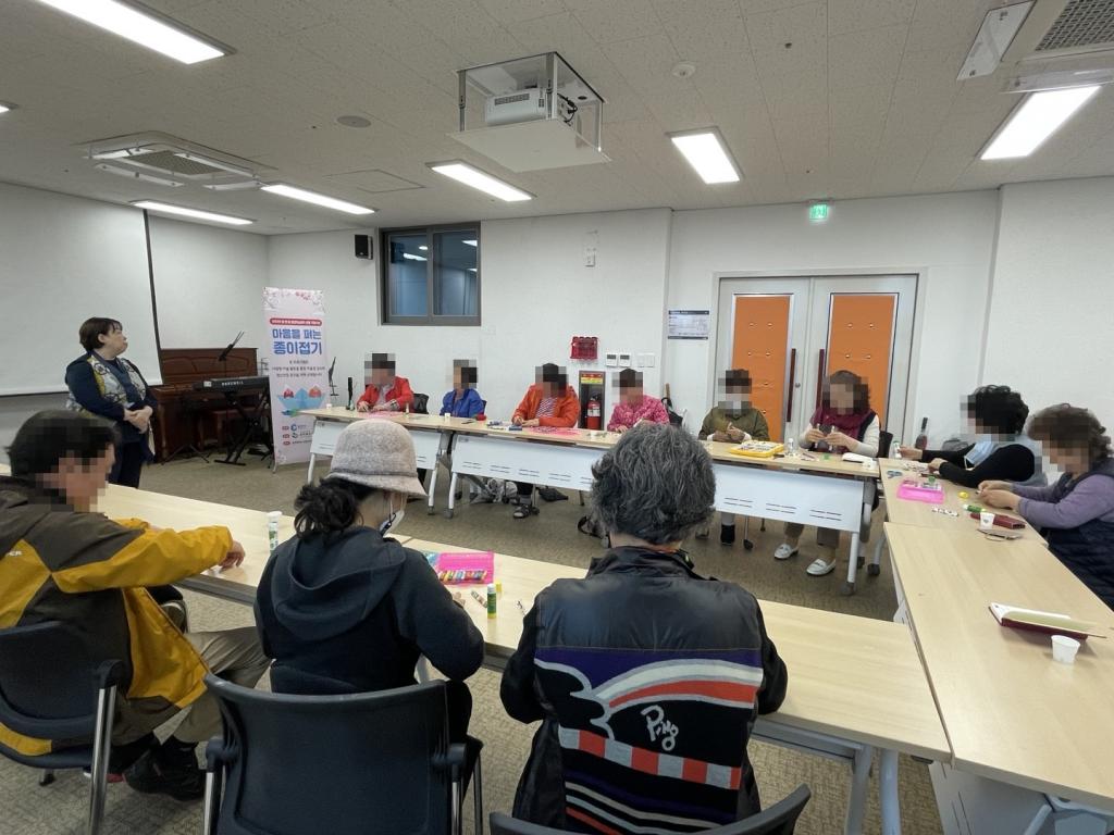 04.05(1) 모자이크.jpg