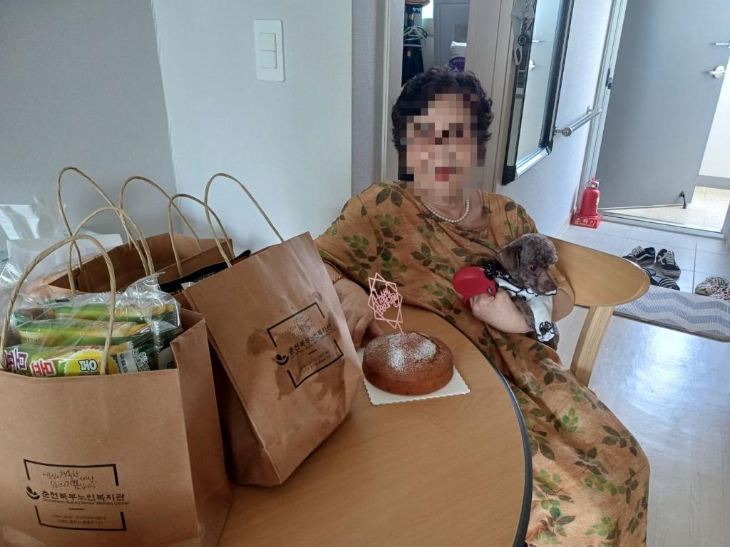 4월 생신 어르신.jpg