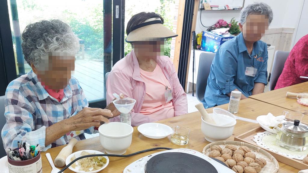 20240618_허브솔트 병에담기.jpg