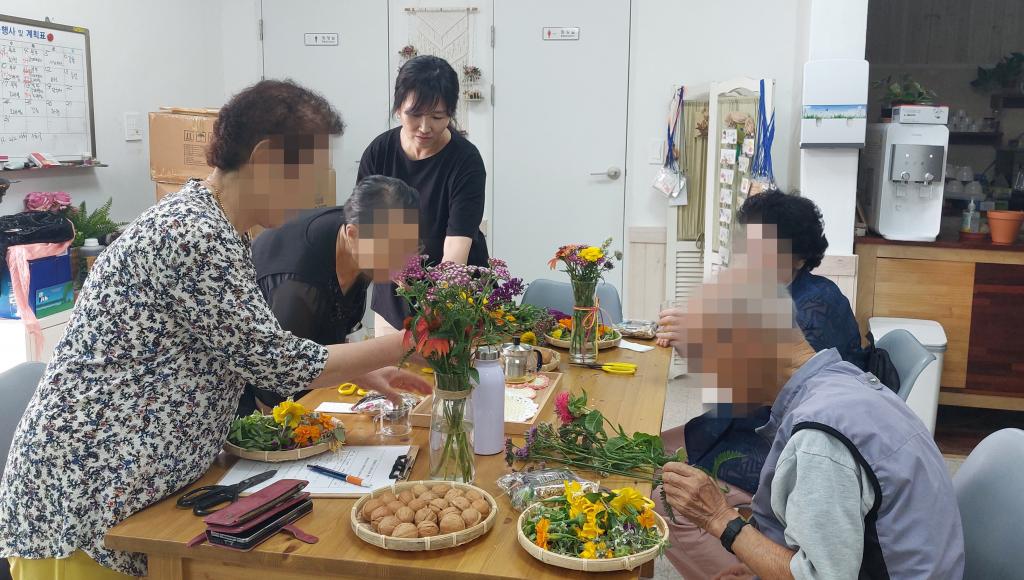 20240711_꽃병꾸미기.jpg