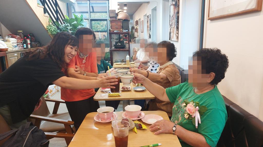 단체사진.jpg