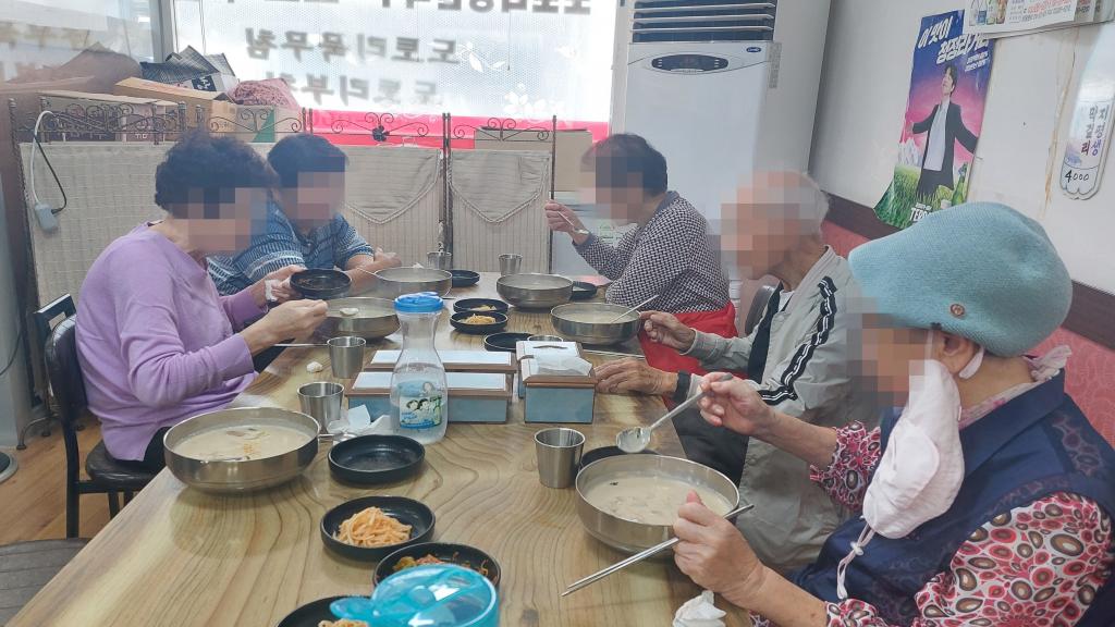 20240926_관람후 식사.jpg