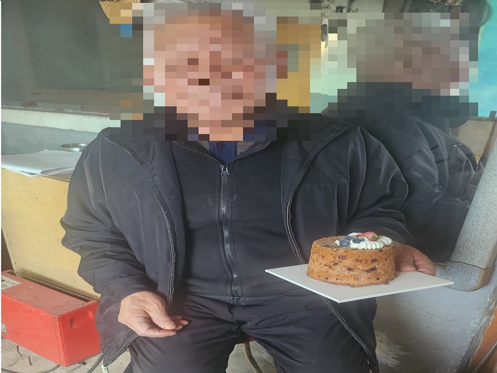 3월 생신 어르신(1).jpg