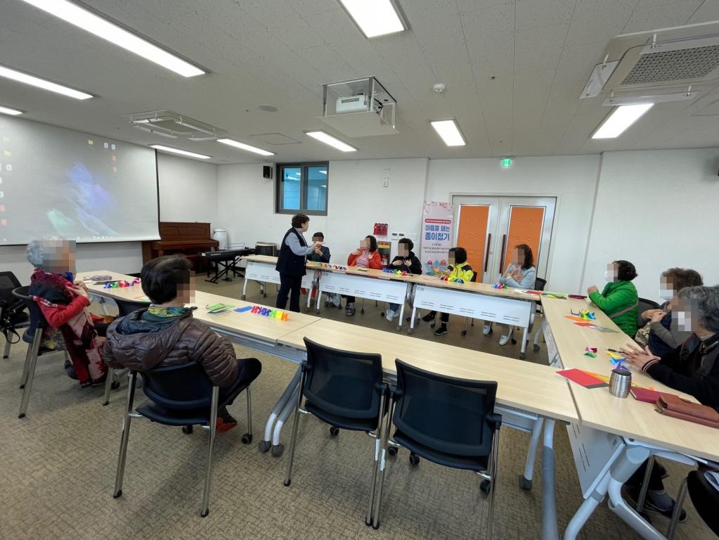 04.12(7) 모자이크.jpg