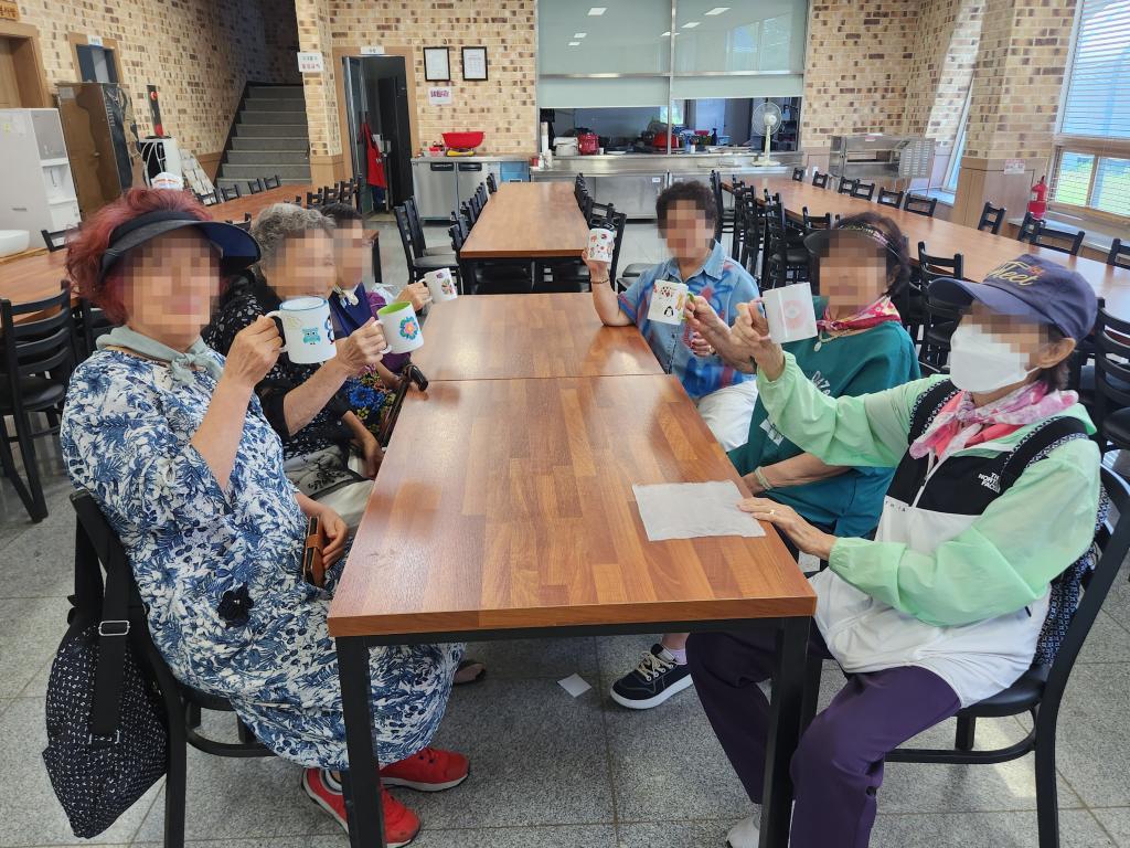 20250820_머그컵 자랑.jpg