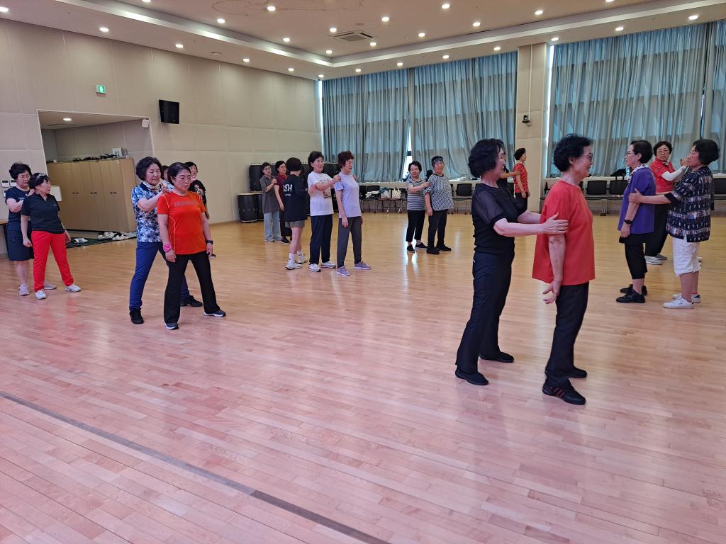 250623 13 예방체조 (1).jpg