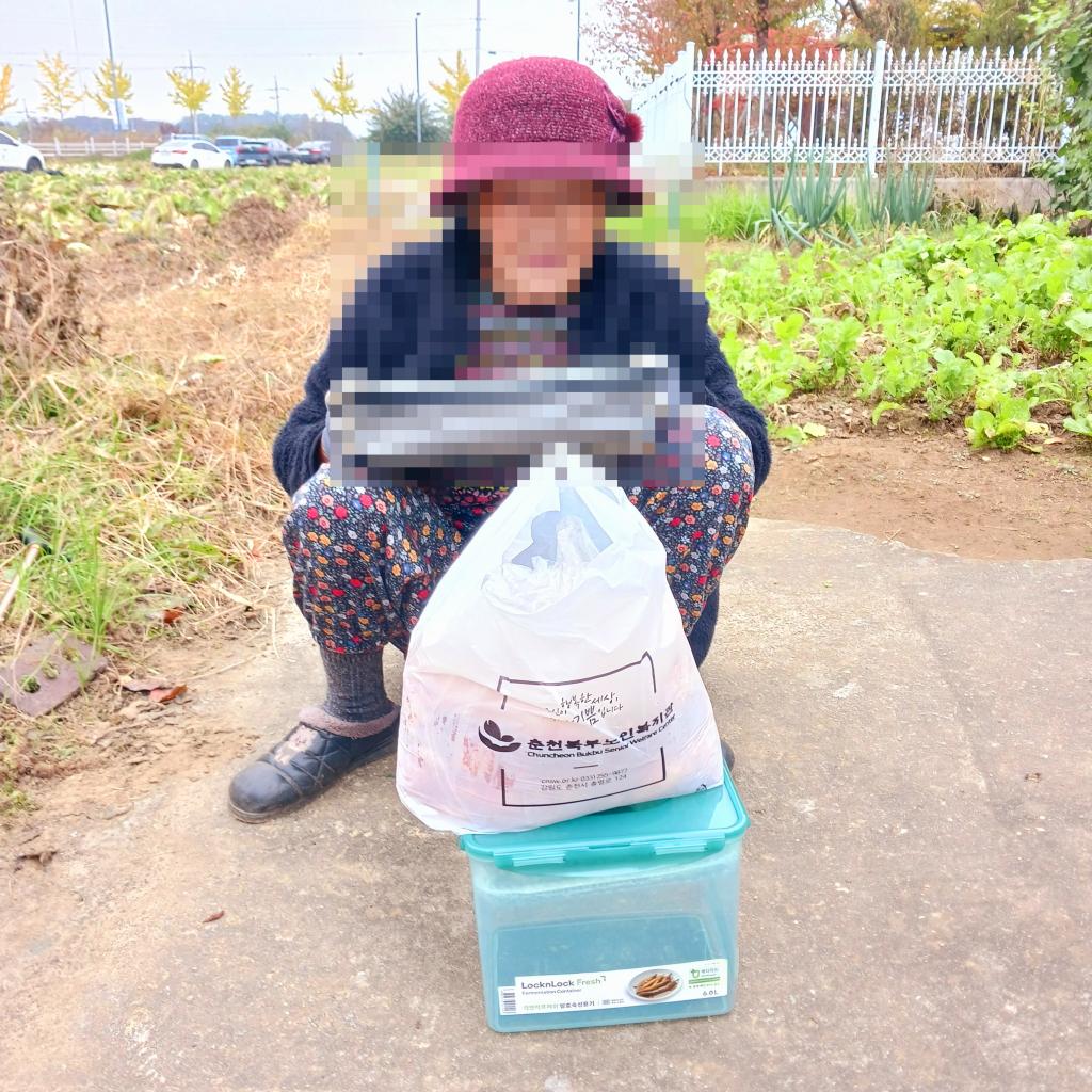어르신 전달사진(3).jpg