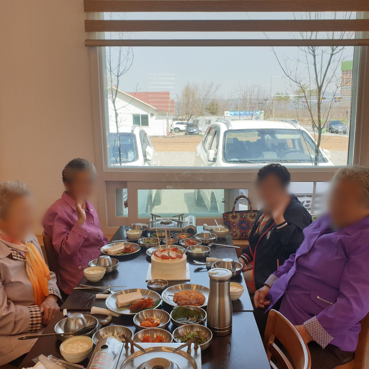 4월 생신잔치.jpg