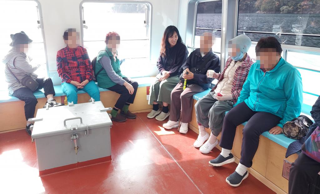 20241017_유람선 안에서.jpg