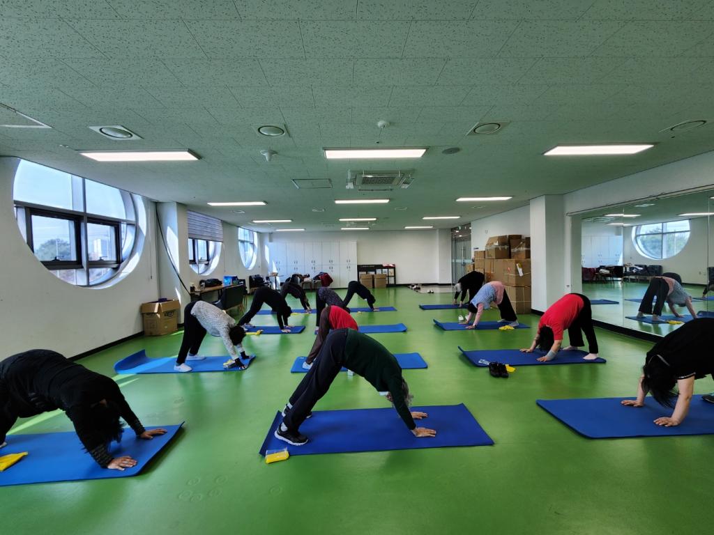 230307 소그룹운동 (10).jpg