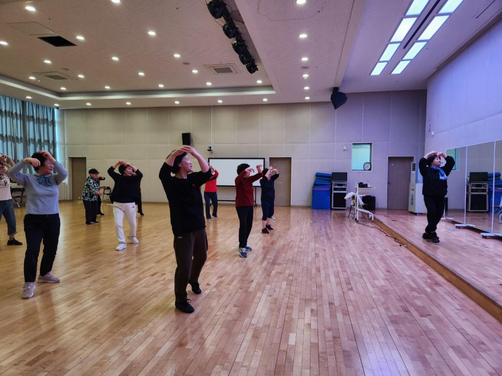 240318 4 예방체조 (4).jpg