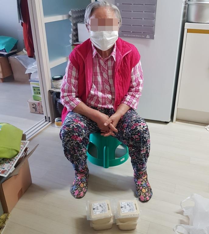 후원물품 전달사진.jpg