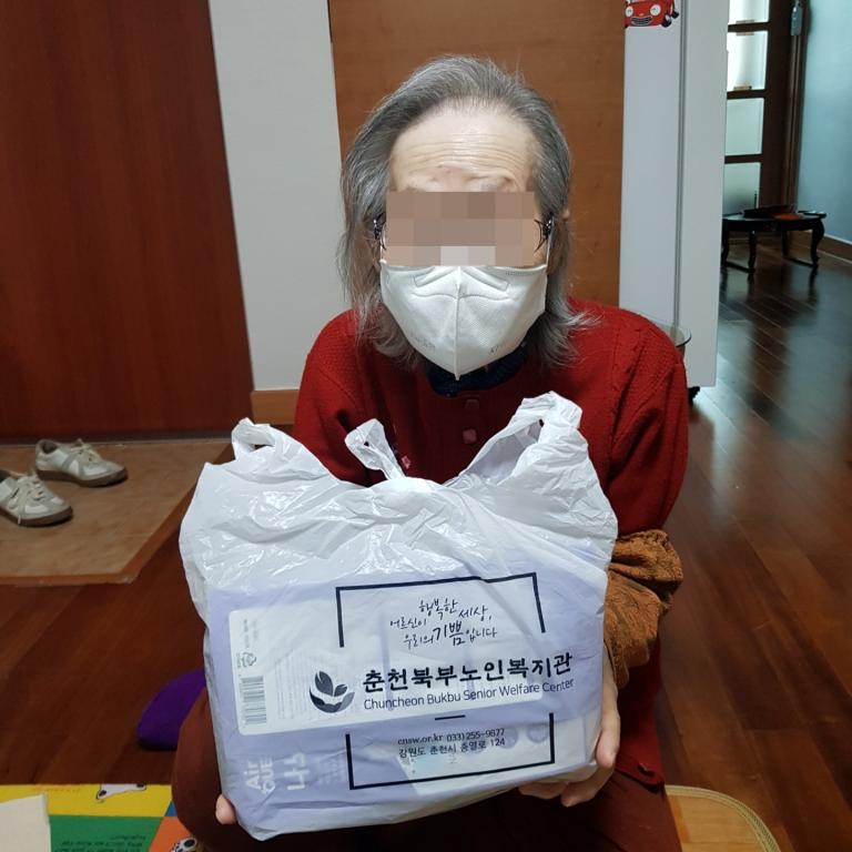 후원물품 전달사진.jpg
