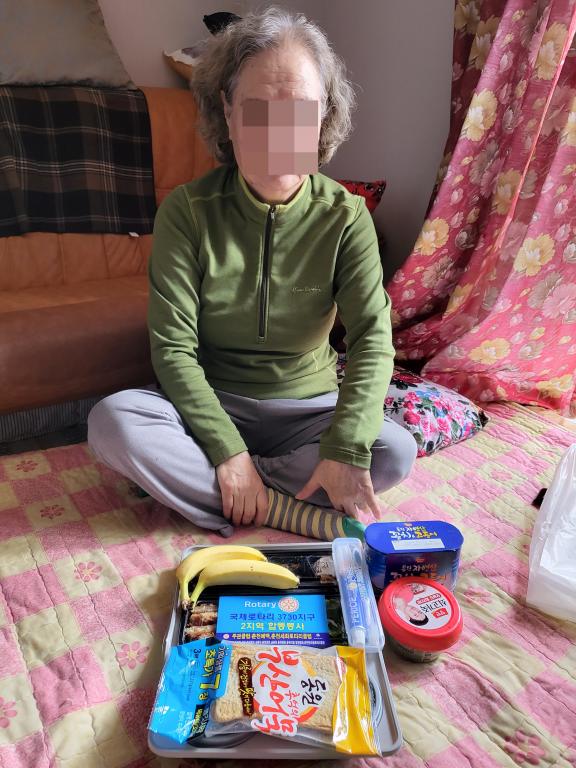 후원물품 전달사진 1.jpg