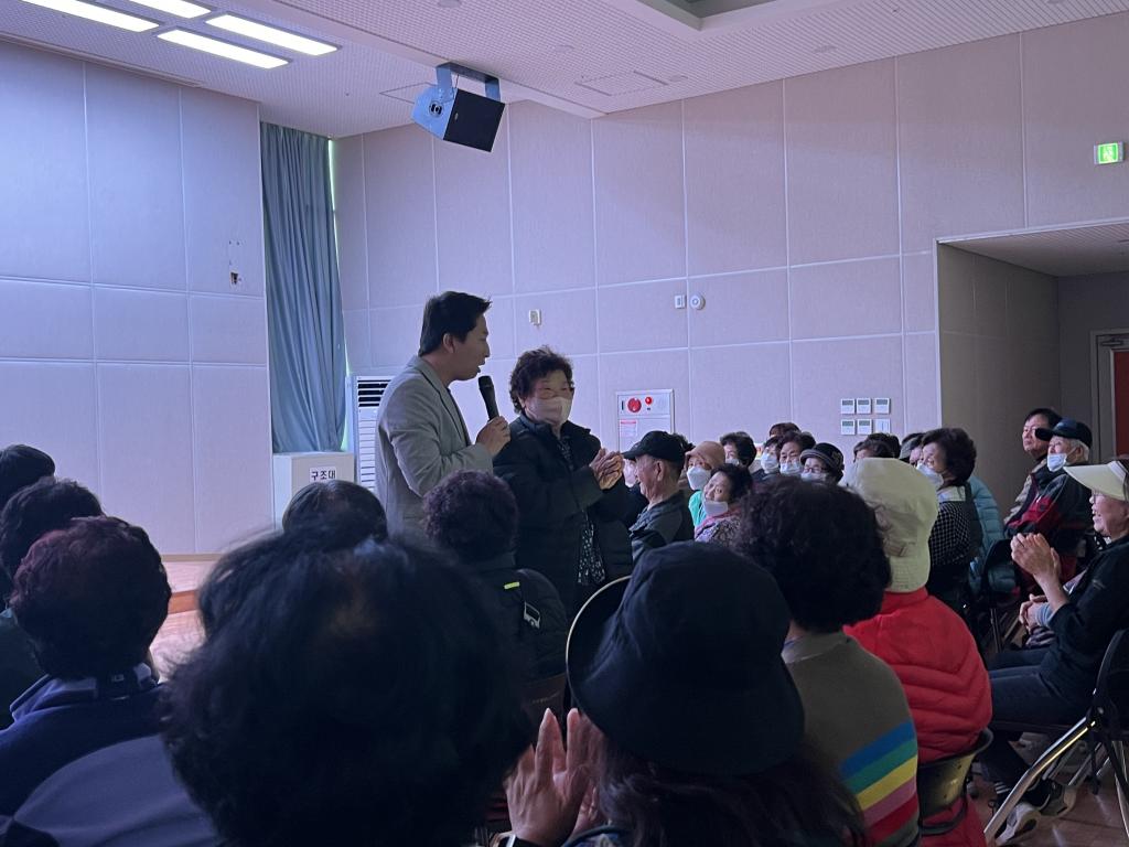 ★ 정범균님 인터뷰.jpg